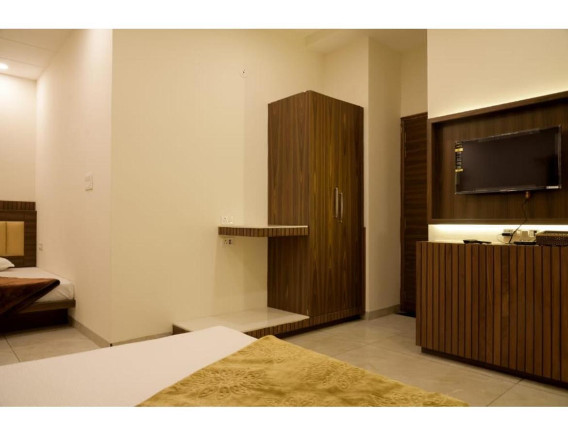 Hotel Govindam, Ujjain Ngoại thất bức ảnh