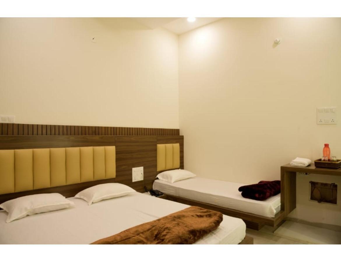 Hotel Govindam, Ujjain Ngoại thất bức ảnh